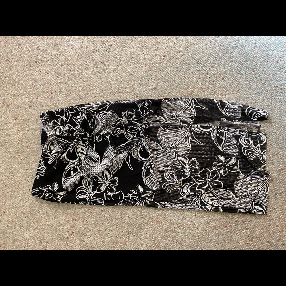 ZARA Flower skirt (black/white)